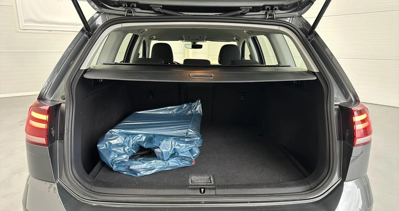 Volkswagen Golf cena 59900 przebieg: 169363, rok produkcji 2019 z Zwoleń małe 352